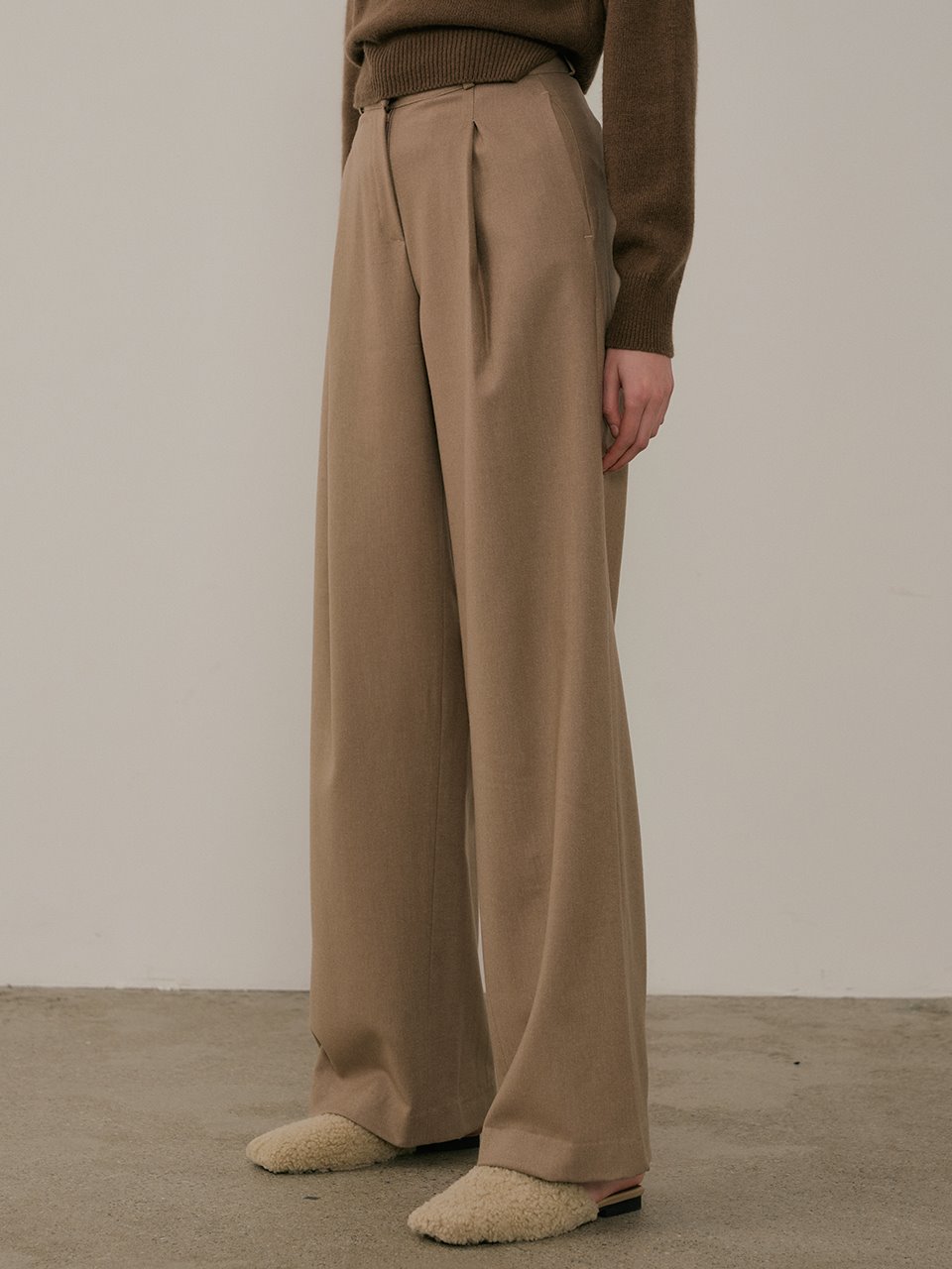 comos&#039;610 merino wool wide pants (beige)