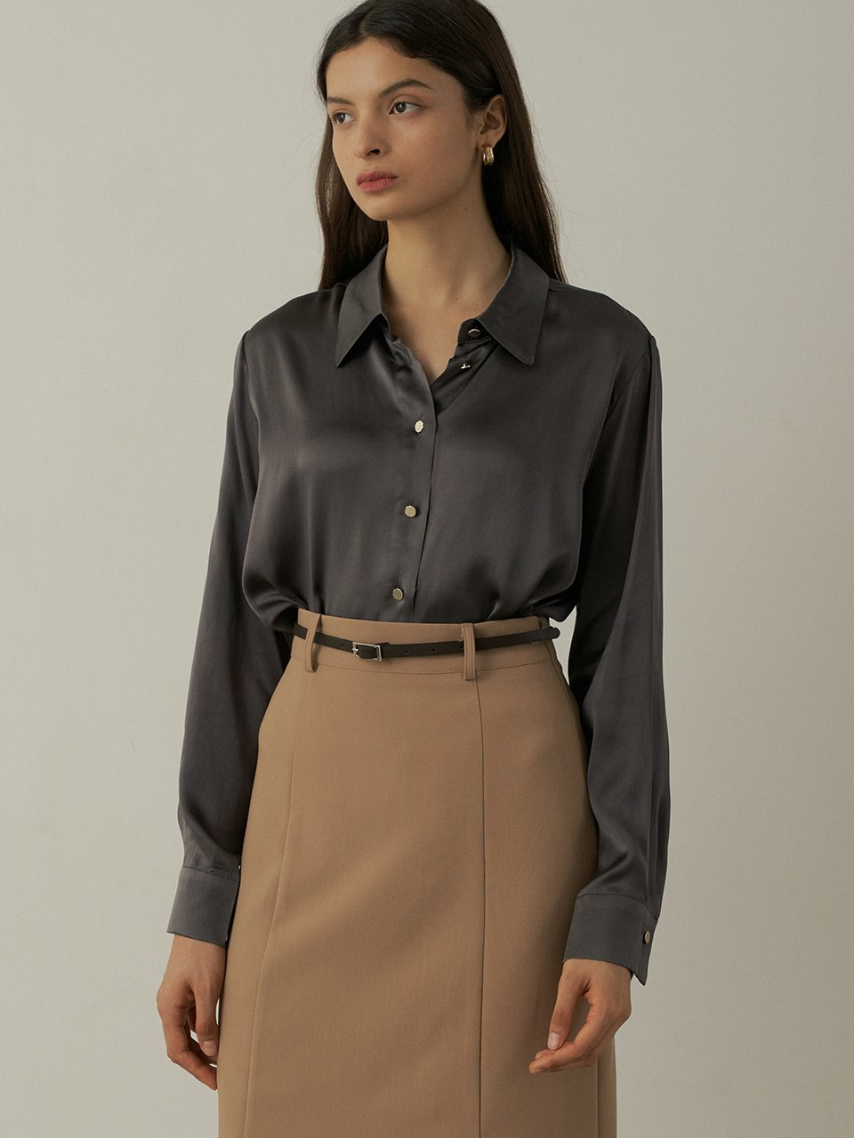 comos&#039;417 gold button silk blouse (grey)