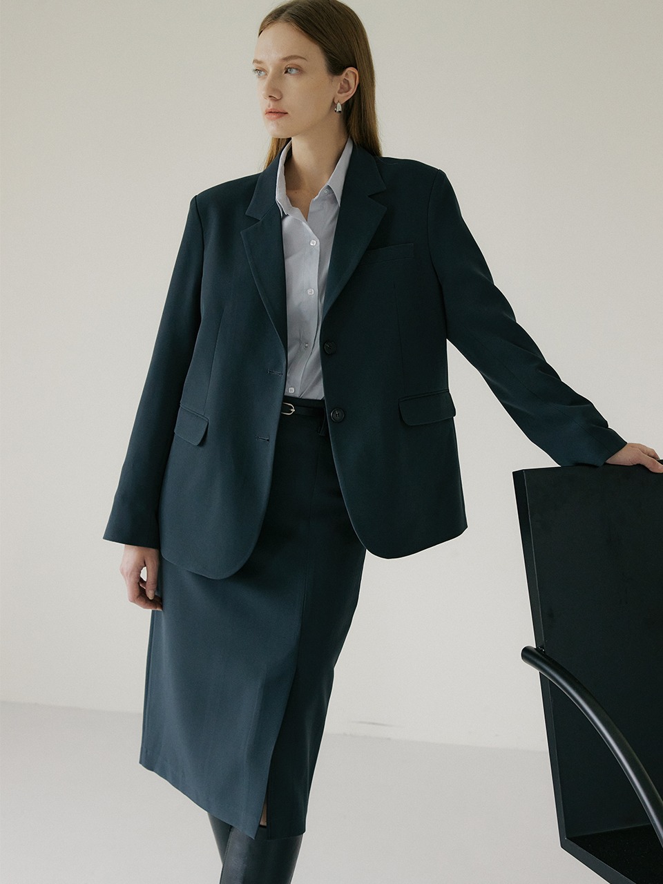 (set) Two-button single jacket (dark grey)+Belt Setup Midi skirt (dark grey)