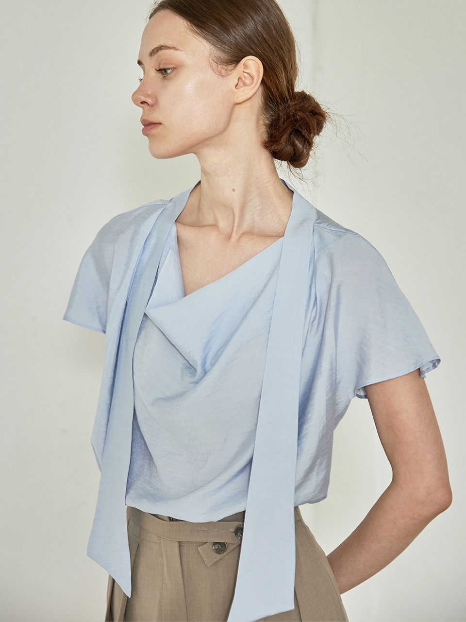 comos 862 cowl neck pin-tuck scarf blouse (sky blue) (5월 29일 예약배송)