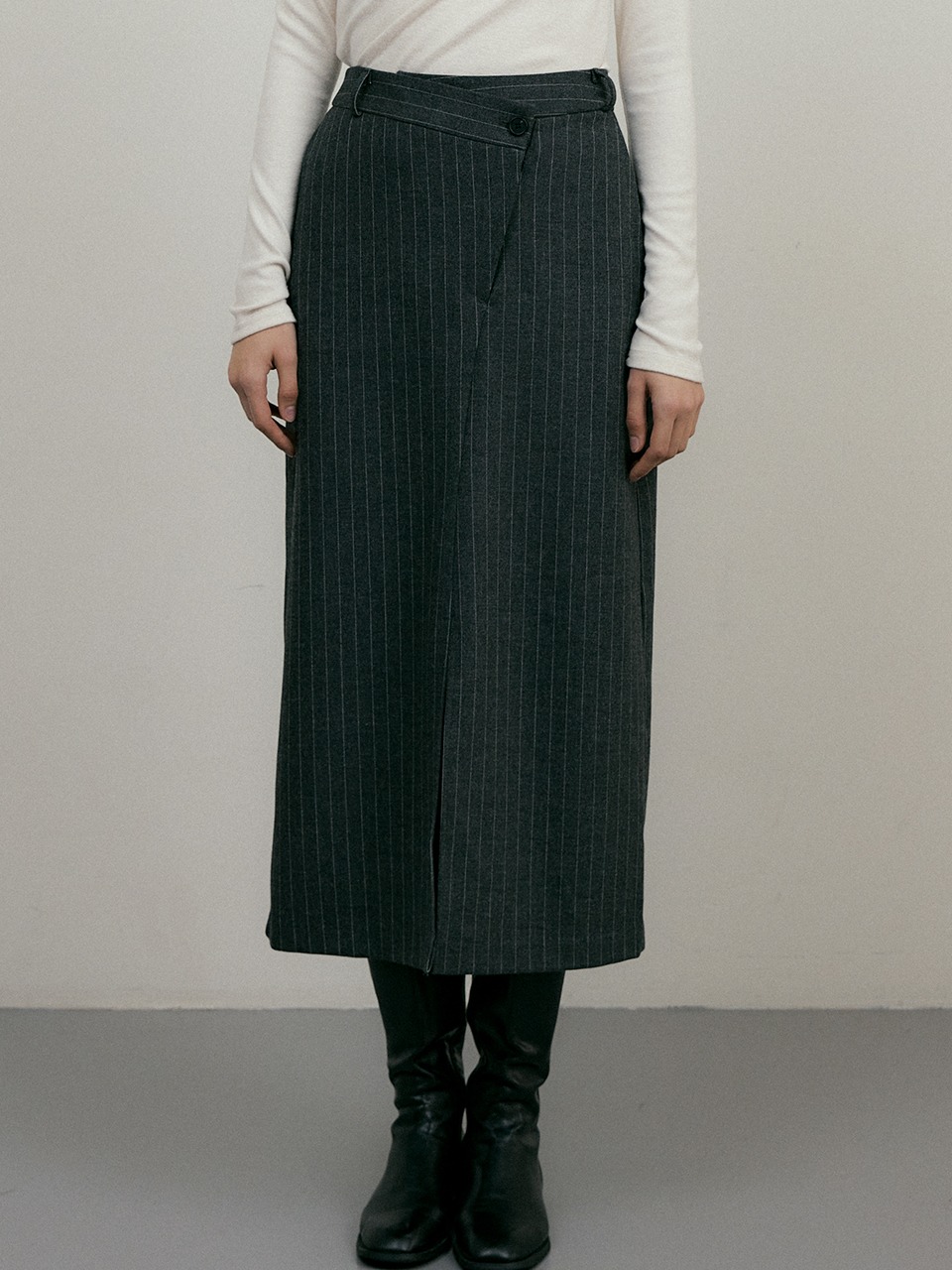 comos 963 diagonal striped wool skirt (charcoal)