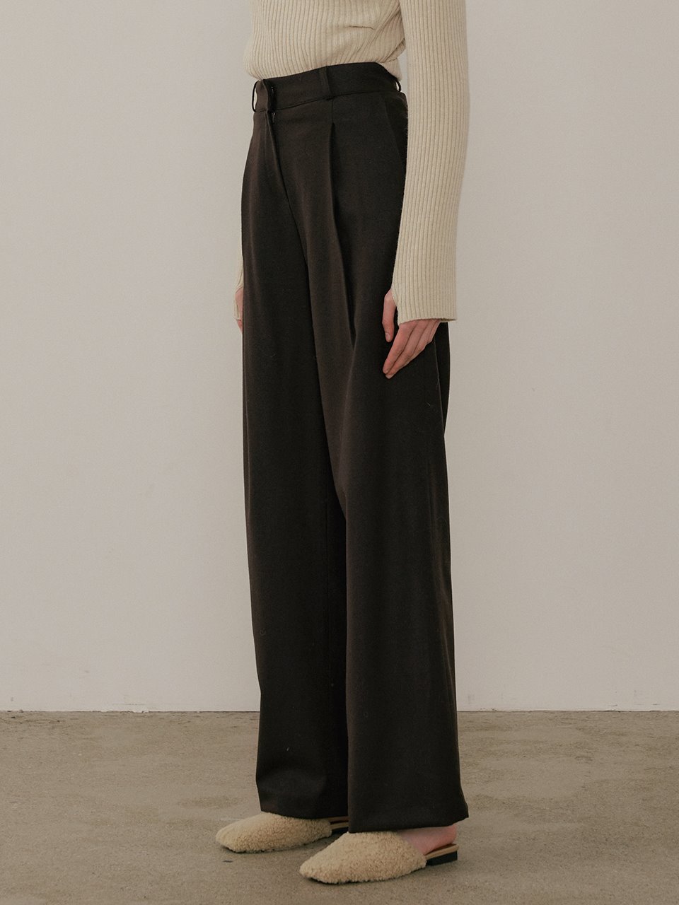 comos&#039;611 merino wool wide pants (dark brown)
